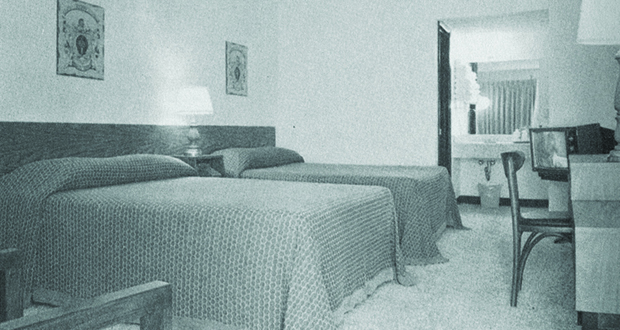 Days Inn - Guestroom- Circa 1970