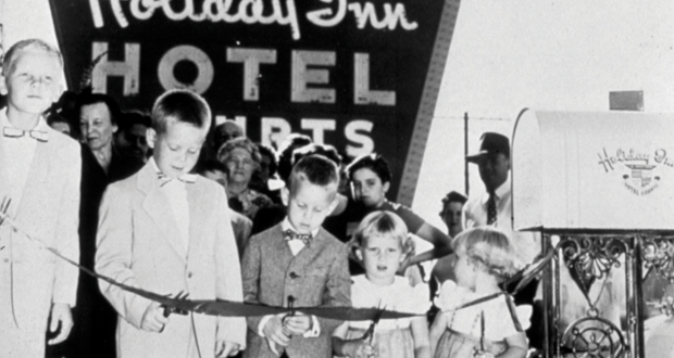 Holiday Inn - History of franchising