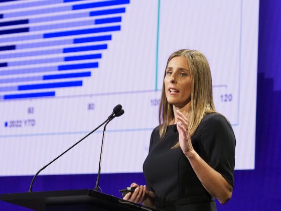 Amanda Hite, president of STR, provided deep insights into critical data during the “Hotel Values and Trends—Statistically Speaking! An Analysis of Industry Trends.” Photo Credit: ©NYUSPS/Tom Weis