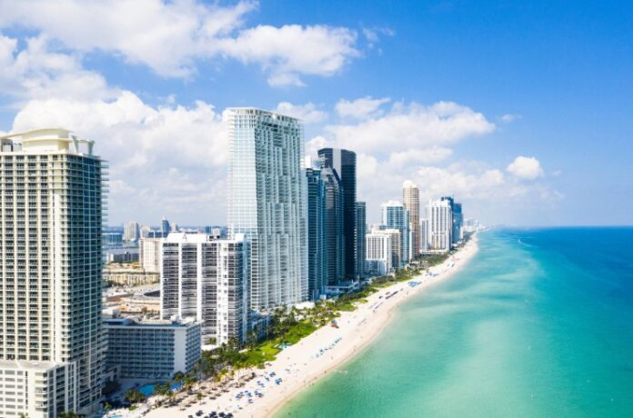 AdobeStock_249529981 Andaz Miami Beach