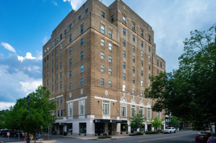Grand Eastonian Hotel & Suites