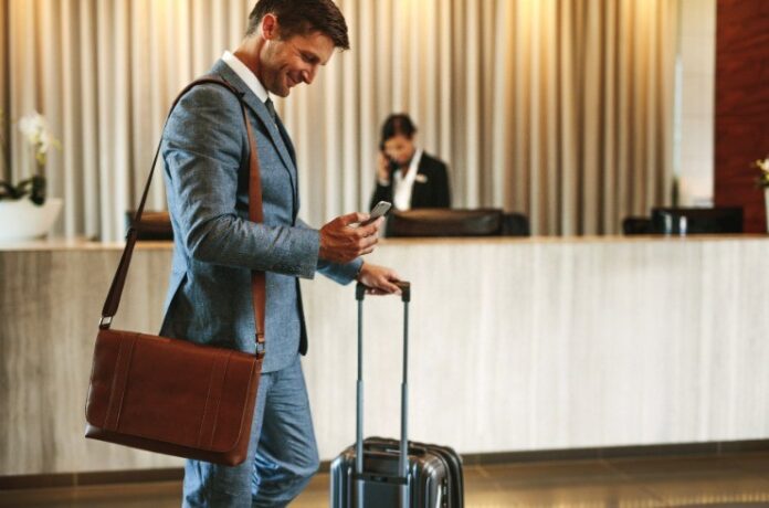 AdobeStock_222085673-hotel-guest-stock AdobeStock_222085673